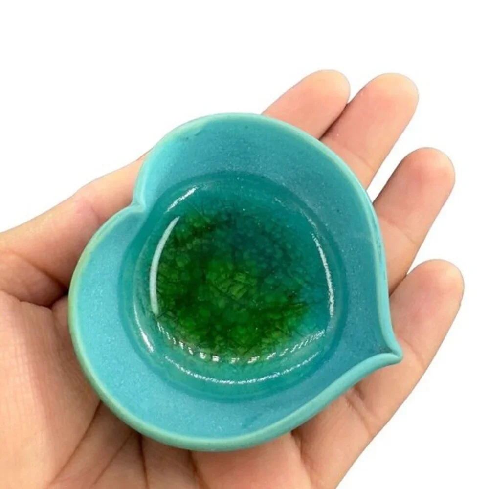 Hand Crafted Studio Pottery Crystalline Blue Heart Shaped Small Dish Bowl Green‎